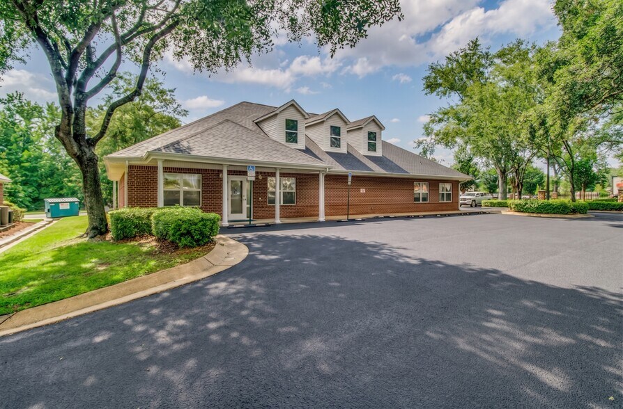 Primary Photo Of 5565 Woodbine Rd, Pace Office For Lease