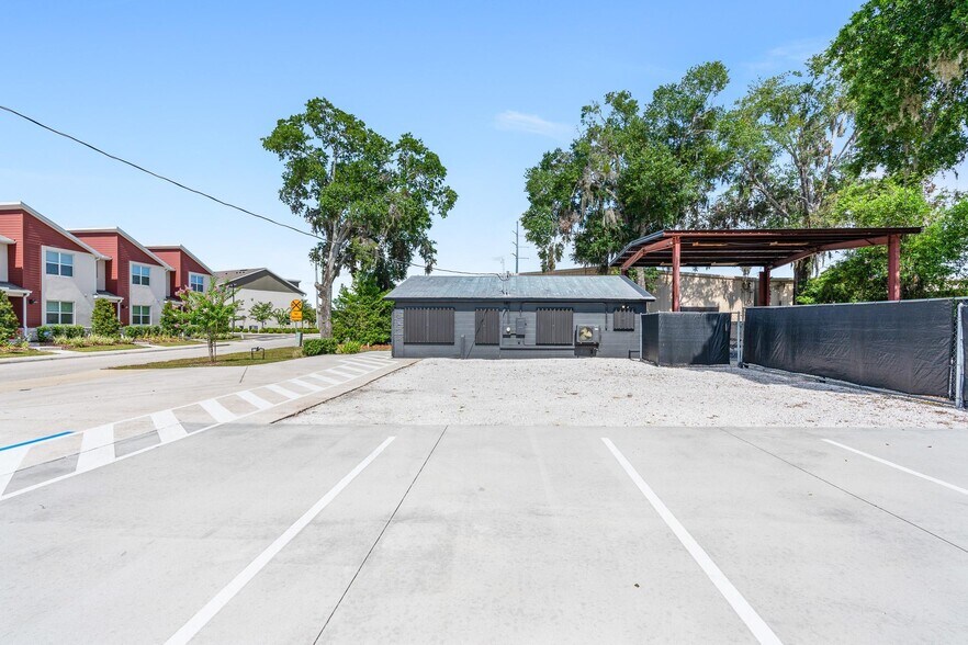 More Photos Of 209 Palmetto Ave, Longwood Restaurant For Lease