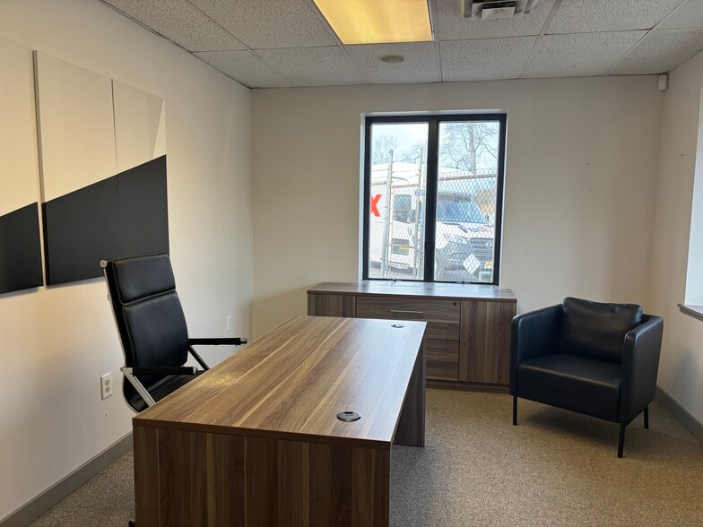 More Photos Of 18 W Collings Ave, West Berlin Light Distribution For Sale