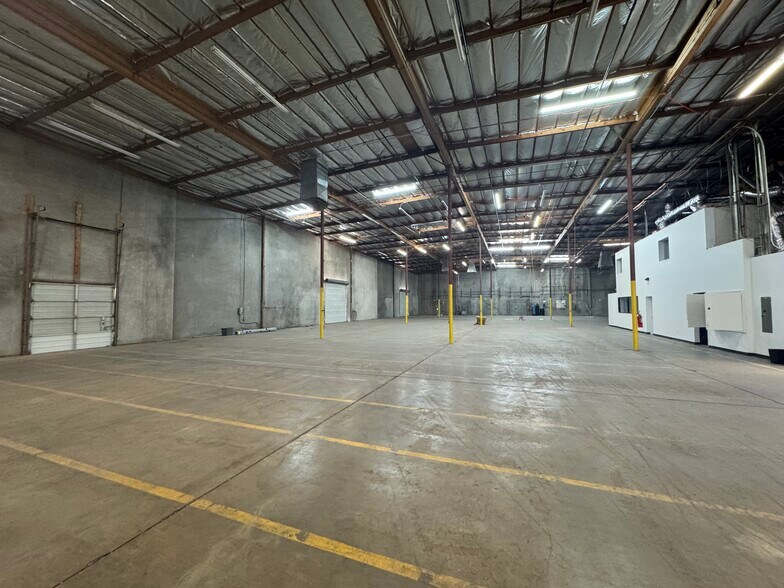 More Photos Of 731 W Fairmont Dr, Tempe Warehouse For Lease