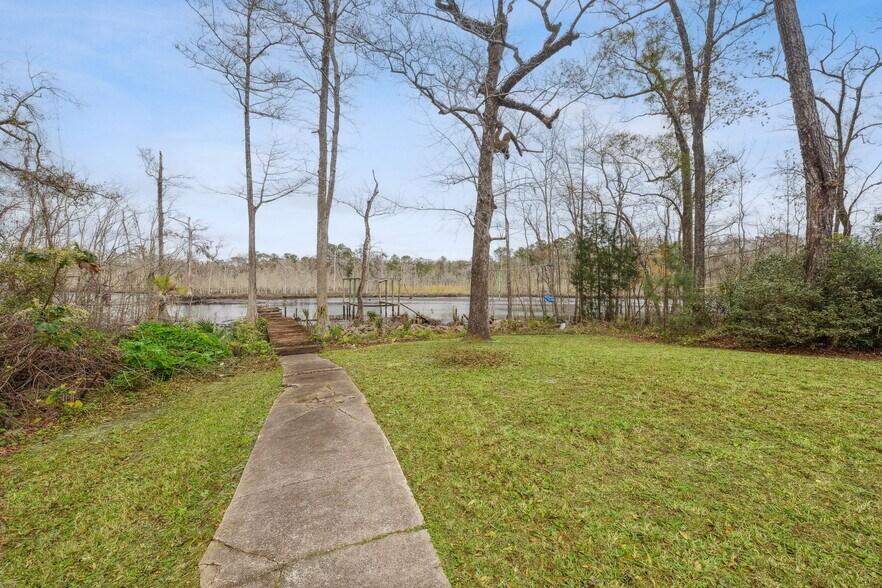 More Photos Of 8463 Beach Blvd, Jacksonville Freestanding For Lease