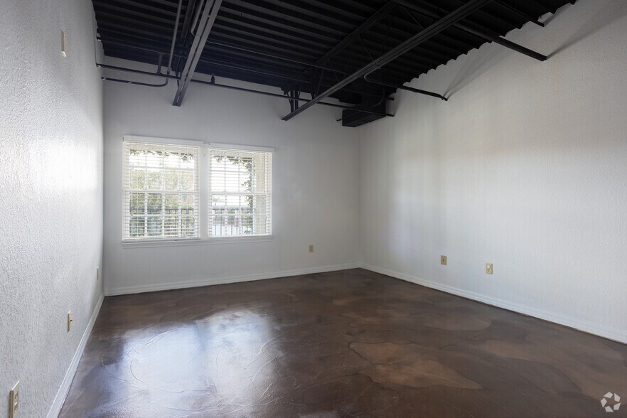 More Photos Of 433 W New England Ave, Winter Park Apartments For Lease