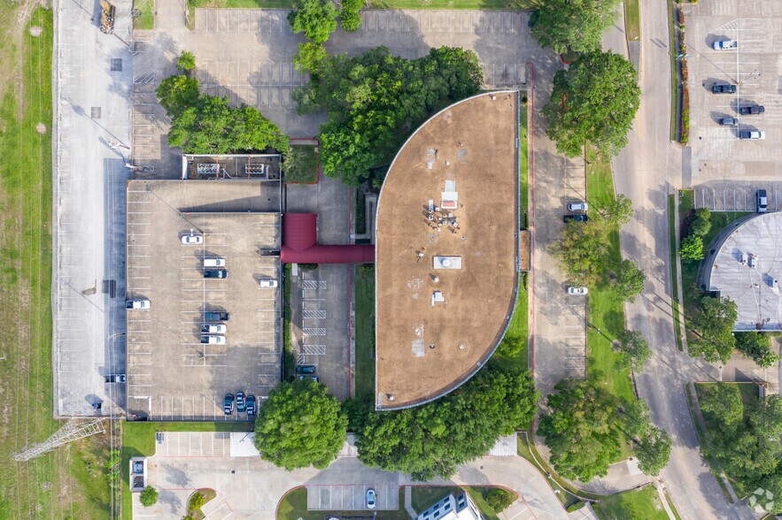 More Photos Of 12600 N Featherwood Dr, Houston Office For Lease