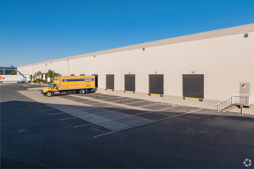 More Photos Of 767 Eubanks Dr, Vacaville Warehouse For Lease