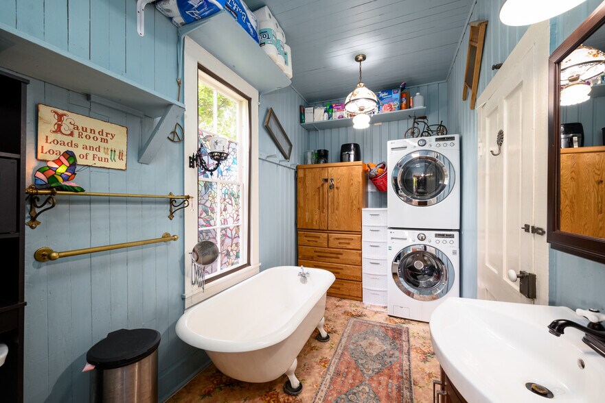 More Photos Of 236 SE Stephens St, Roseburg Hospitality For Sale