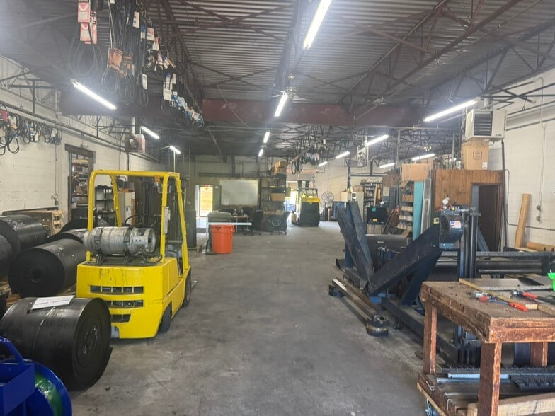 More Photos Of 18 Thompson Rd, East Windsor Light Manufacturing For Lease