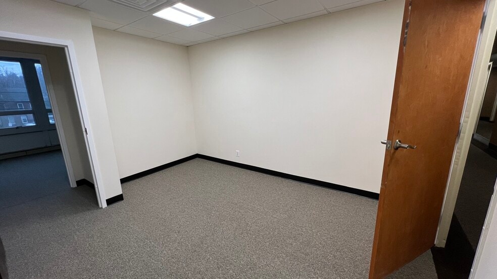 More Photos Of 111 N Central Ave, Hartsdale Office For Lease