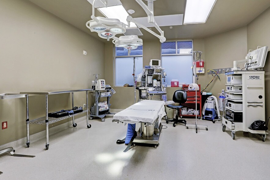 More Photos Of 3115 College Park Dr, Conroe Medical For Lease