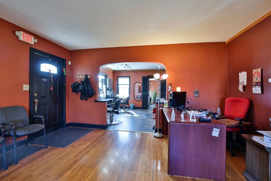 More Photos Of 8523 Cincinnati-Columbus Rd, West Chester Office For Sale