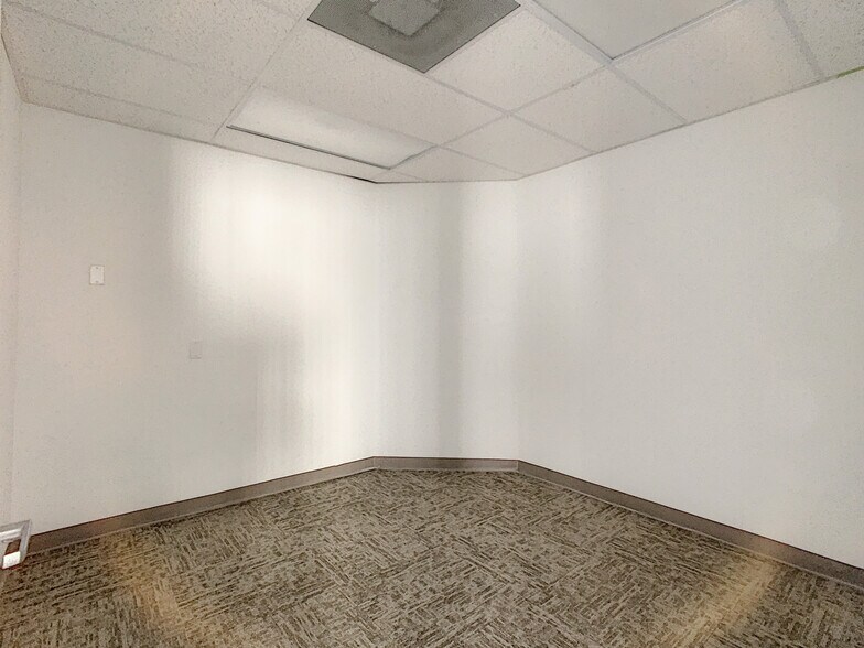 More Photos Of 777 SE 20th St, Fort Lauderdale Loft Creative Space For Lease