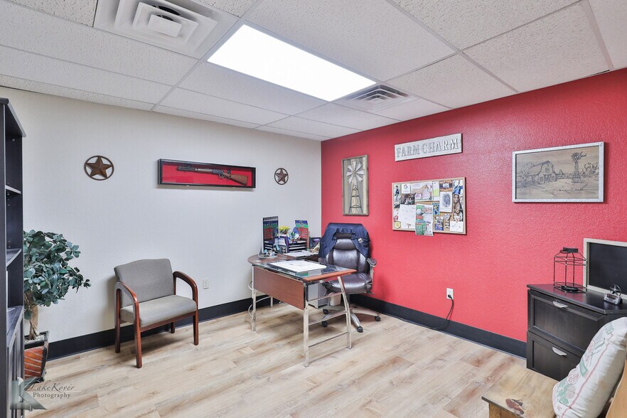 More Photos Of 2180 Maple St, Abilene Specialty For Sale