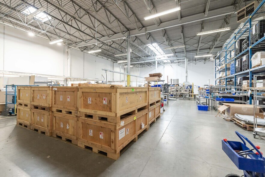 More Photos Of 4575 Tillicum St, Burnaby Warehouse For Lease