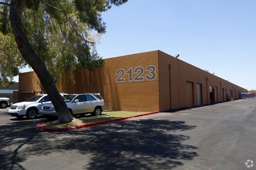 Primary Photo Of 2123 S Priest Dr, Tempe Warehouse For Lease