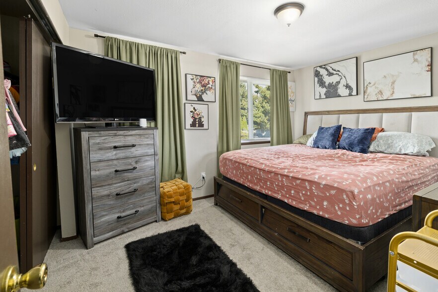 More Photos Of 501 37th St SE, Auburn Apartments For Sale