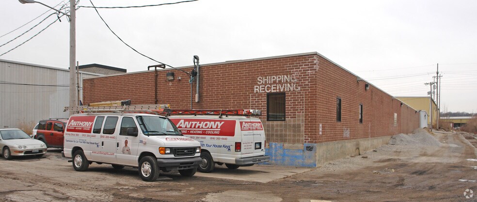 More Photos Of 10 Lincoln St, Kansas City Warehouse For Sale