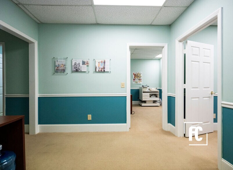 More Photos Of 3601 SE Ocean Blvd, Stuart Office For Sale