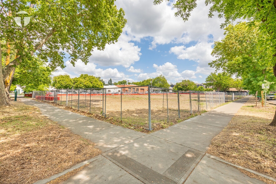 Primary Photo Of 905 S St, Sacramento Apartments For Sale