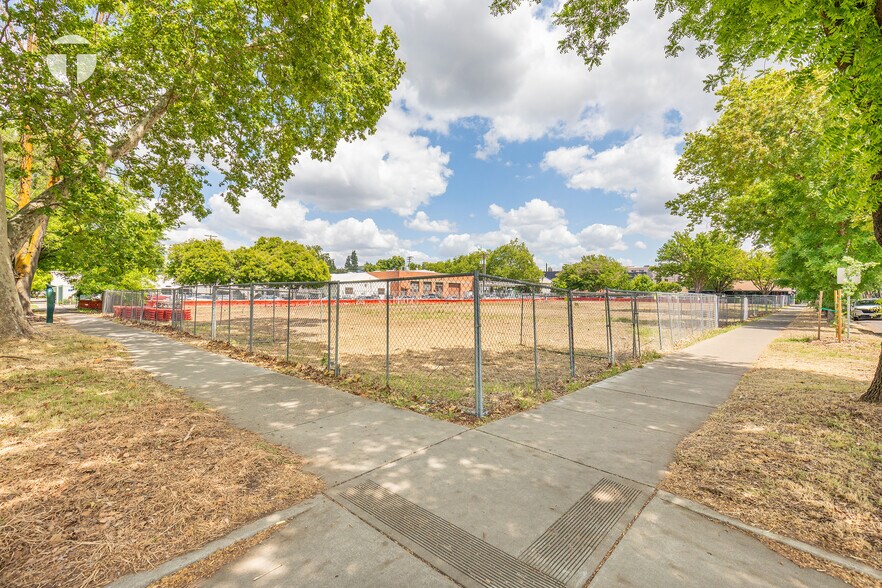 More Photos Of 905 S St, Sacramento Apartments For Sale