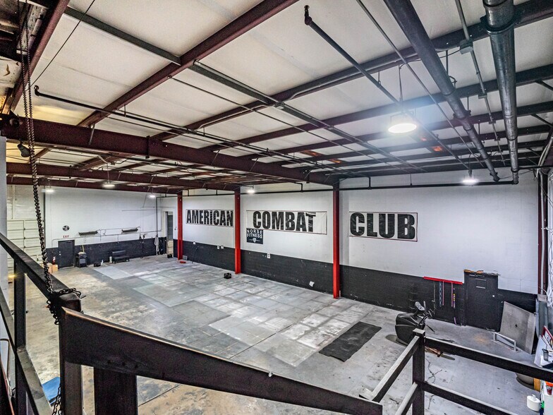 More Photos Of 1016 W Church St, Orlando Showroom For Lease