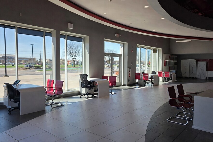 More Photos Of 18181 Hall Rd, Macomb Township Storefront For Sale