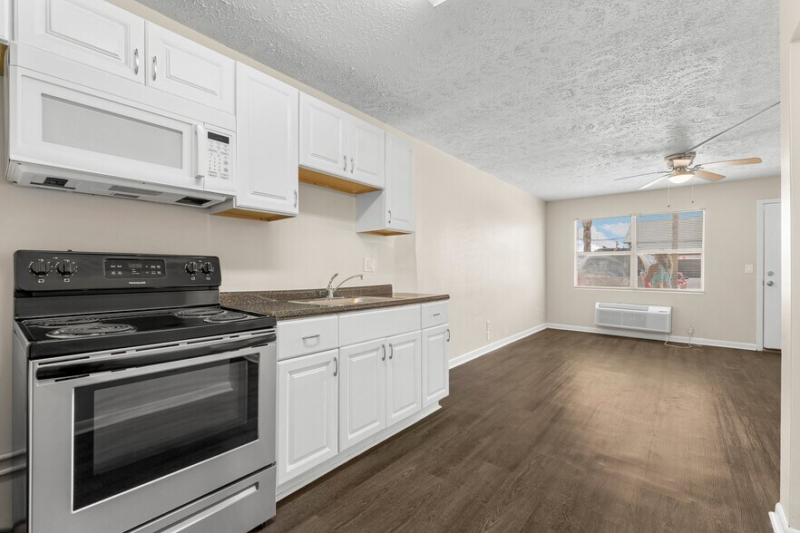 More Photos Of 644 W Caladium Cir, Panama City Beach Apartments For Sale