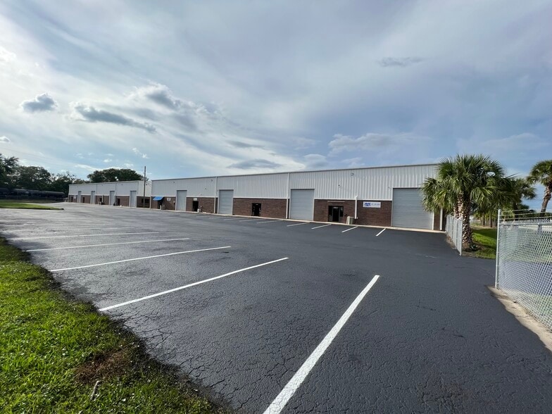 Primary Photo Of 5612 Carder Rd, Orlando Warehouse For Lease