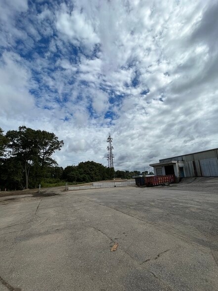 More Photos Of 289 Kilvert St, Warwick Manufacturing For Lease