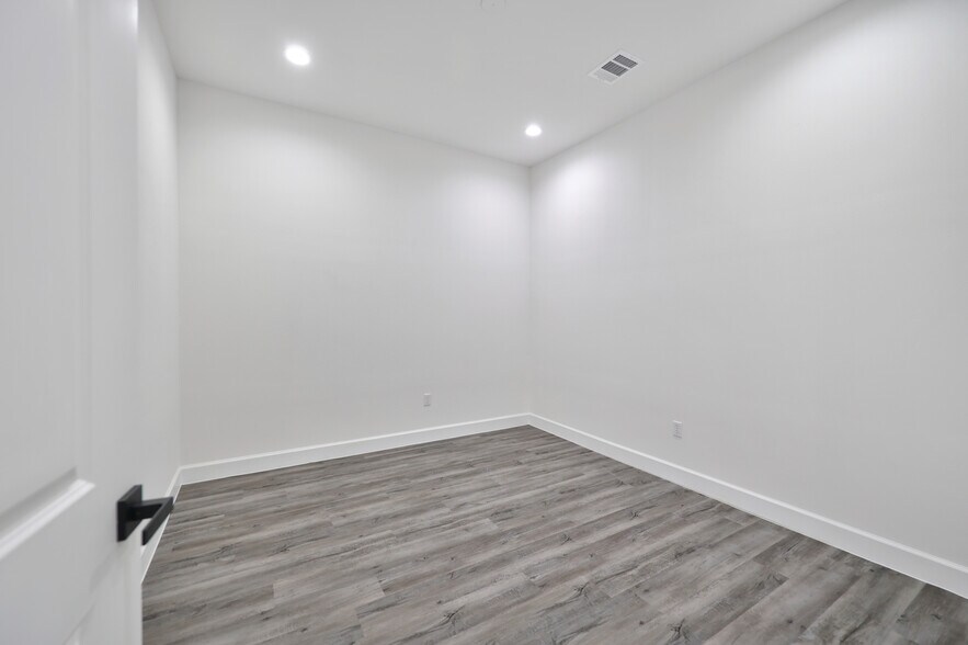 More Photos Of 284 Ed English Dr, Shenandoah Medical For Sale