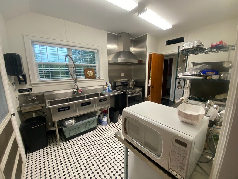 More Photos Of 15605 Parkway Drive, Hosston Religious Facility For Sale