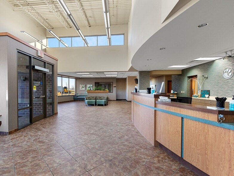 More Photos Of 4706 New Horizons Blvd, Appleton Medical For Sale