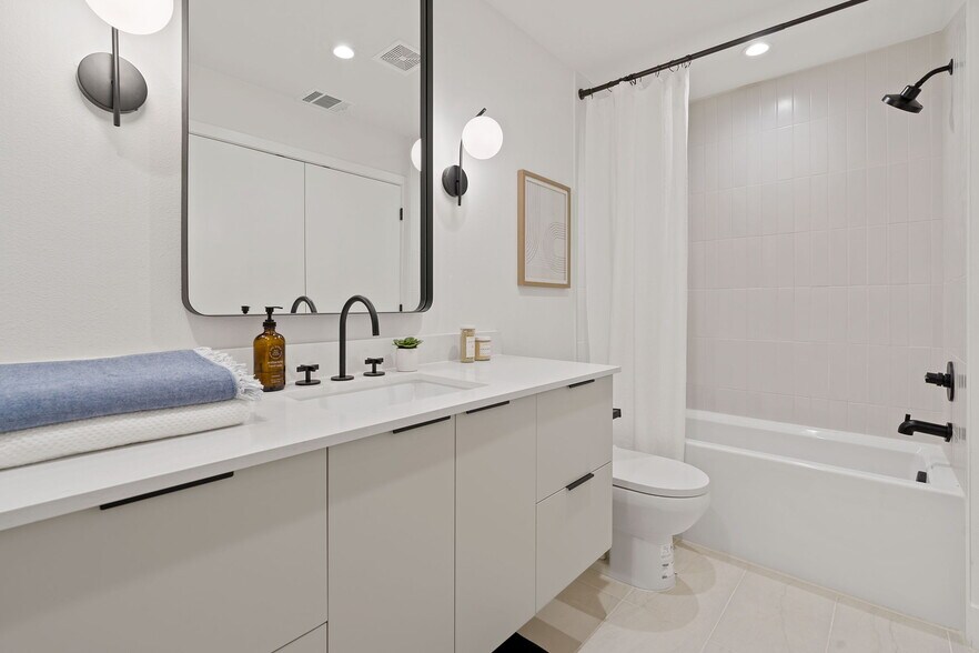 More Photos Of 1901 Albury Cv, Austin Specialty For Sale