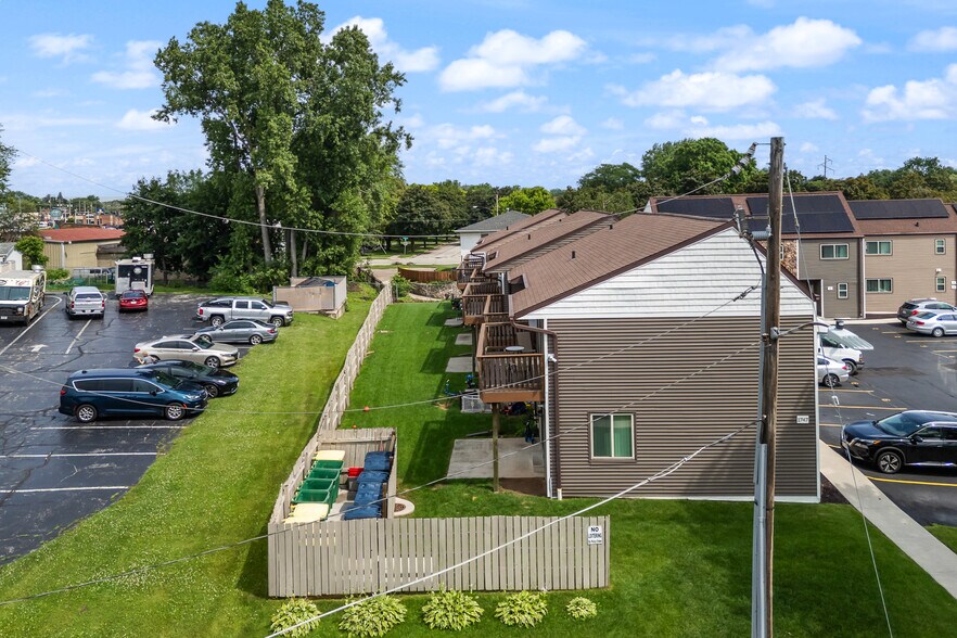 More Photos Of 1747 Oakdale Ave, Green Bay Apartments For Sale