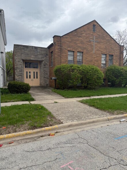 More Photos Of 15109 S Dillman St, Plainfield Religious Facility For Sale