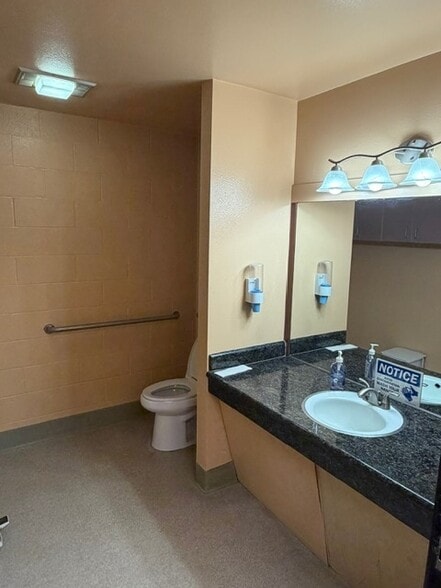 More Photos Of 18773-18813 SW Martinazzi Ave, Tualatin Medical For Lease