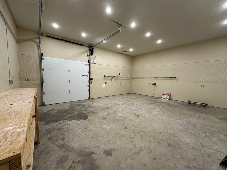 More Photos Of 3015 Burleson Blvd, Burleson Warehouse For Sale