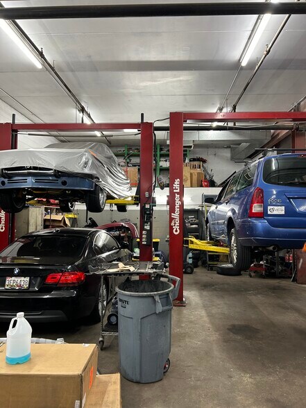 More Photos Of 7611-7615 Rickenbacker Dr, Gaithersburg Flex For Lease