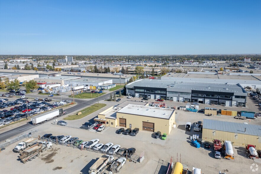 More Photos Of 2619 7th Ave NE, Calgary Manufacturing For Sale