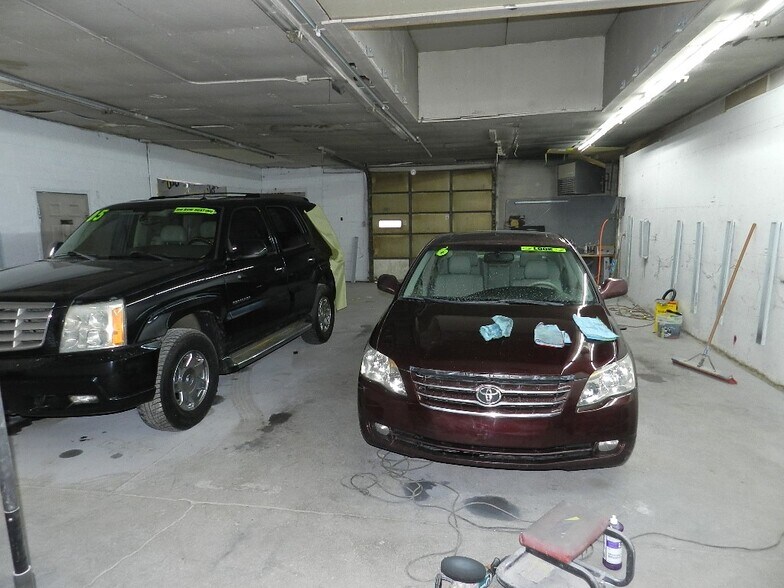 More Photos Of 1641 E Main St, Niles Manufacturing For Sale