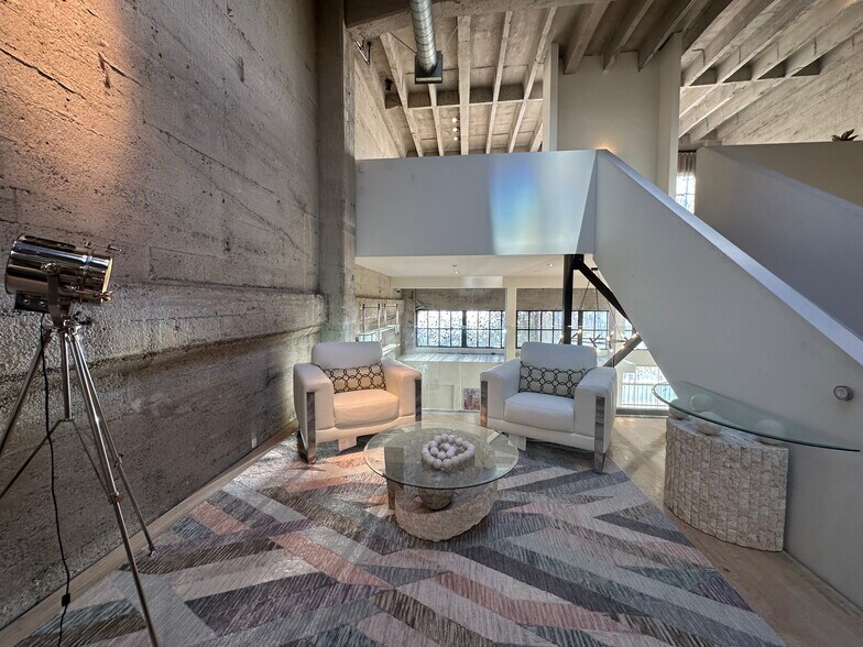 More Photos Of 30 Sheridan St, San Francisco Office For Sale