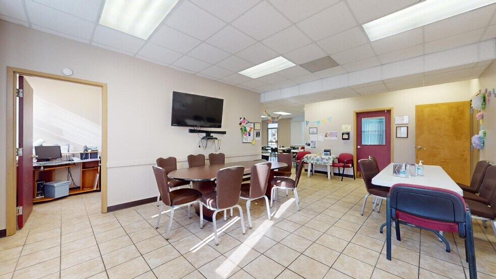 More Photos Of 1327-1331 Macklind Ave, Saint Louis Office For Sale