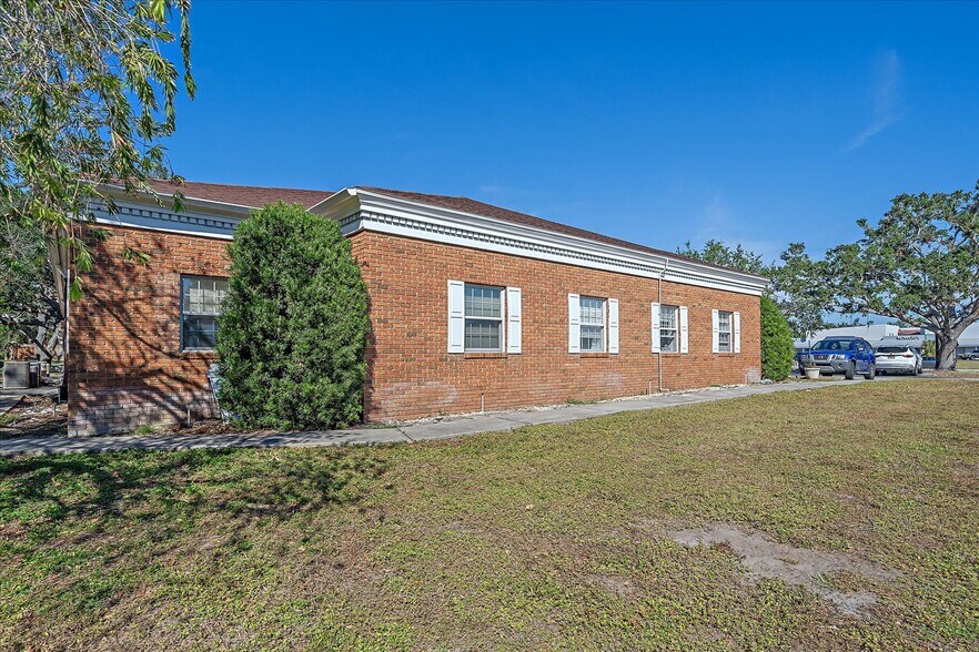 More Photos Of 1100 S Tamiami Trl, Venice Office For Sale