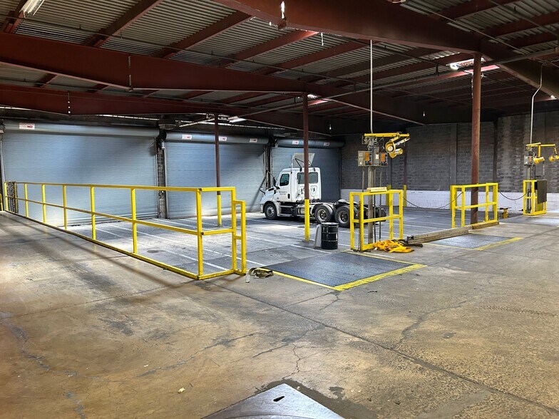 More Photos Of 2001 Market St, Ashland Manufacturing For Lease