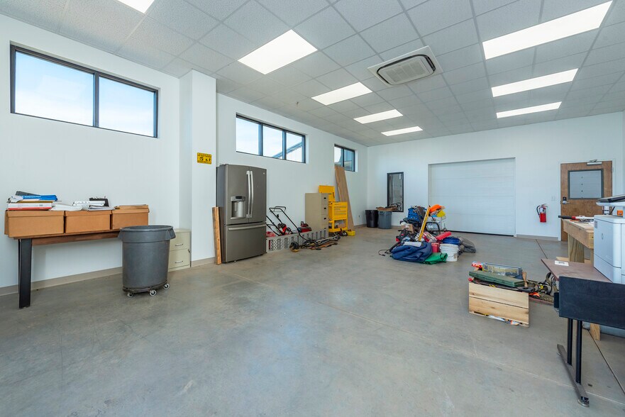 More Photos Of 25 Reeds Way, Flat Rock Warehouse For Lease