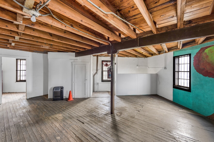 More Photos Of 930 New Laredo Hwy, San Antonio Office For Sale