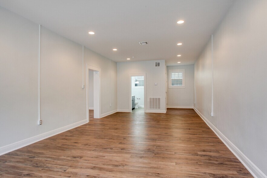 More Photos Of 3210-3216 Metairie Rd, Metairie Storefront Retail Residential For Lease