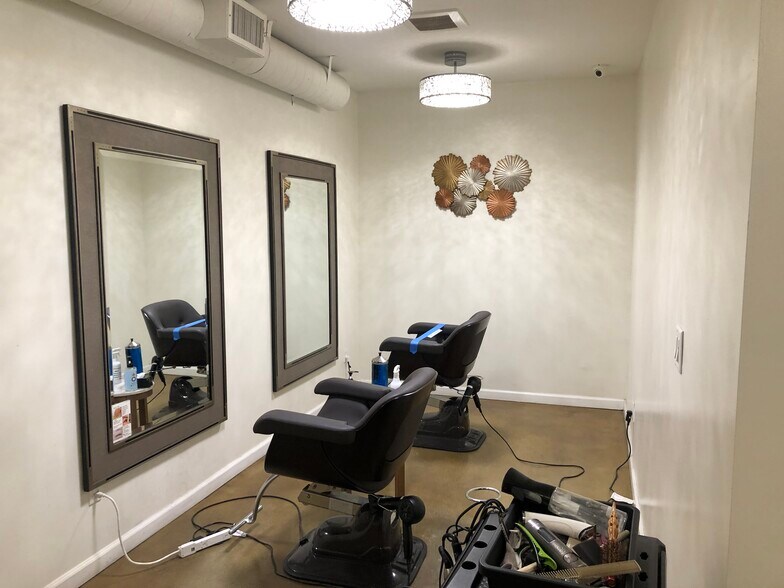 More Photos Of 600 S New Hampshire, Los Angeles Storefront Retail Office For Lease