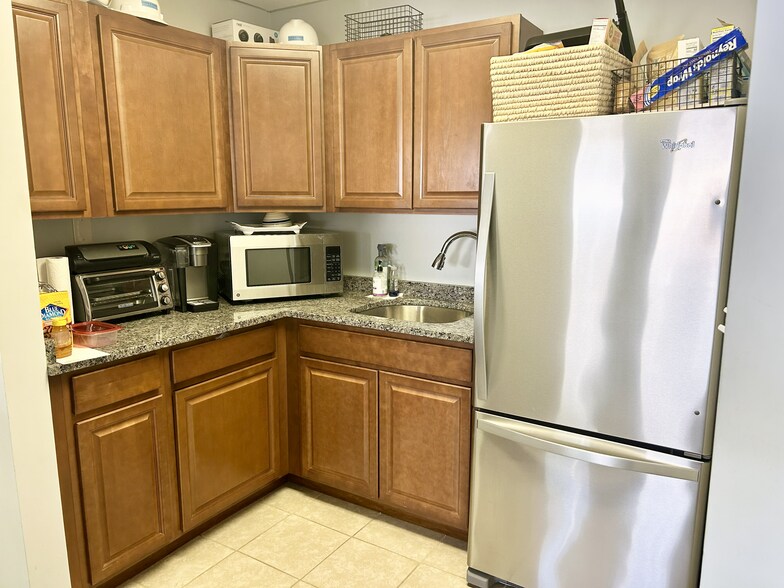 More Photos Of 340 Mill St NE, Vienna Flex For Lease