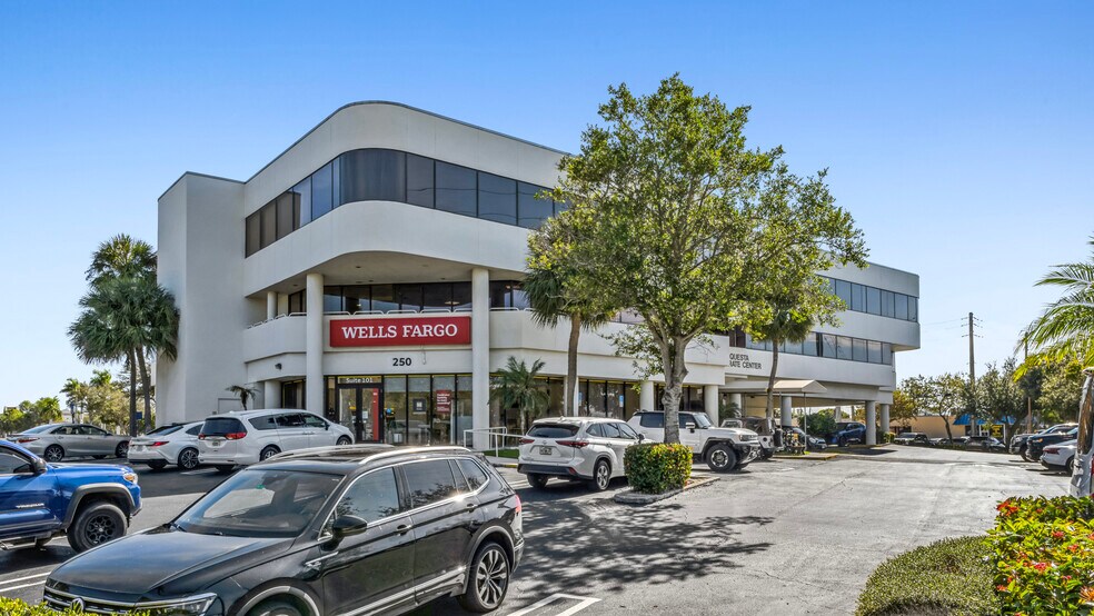 More Photos Of 250 Tequesta Dr, Tequesta Office For Sale