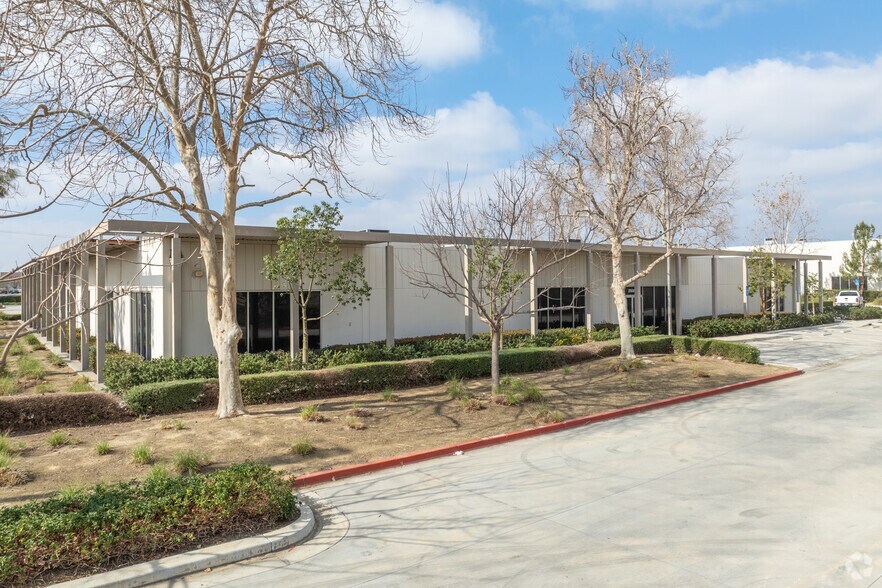 More Photos Of 2150 S Parco Ave, Ontario Manufacturing For Lease