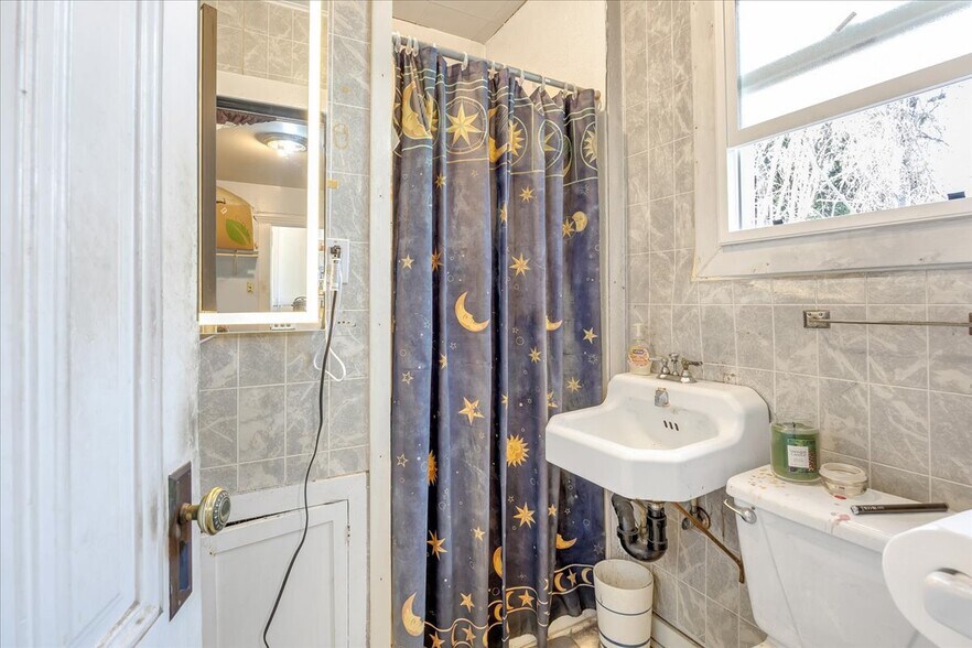 More Photos Of 134 N Washington St, Sonora Specialty For Sale